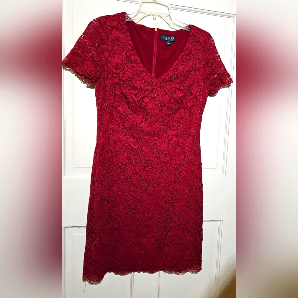 Lauren Ralph Lauren Scalloped Lace Dress Size 8 in Garnet - Beautiful!